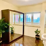 Slupski Premium Business No 7 Wifi Netflix Smart Tv50 Two Bedrooms Two Very Large Double Beds Living Double Sofa Workplace Full Pleasure Quality Of (adults Only) *