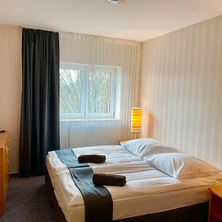 Slupski Premium Business No 7 Wifi Netflix Smart Tv50 Two Bedrooms Two Very Large Double Beds Living Double Sofa Workplace Full Pleasure Quality Of (adults Only)