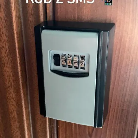 Slupski Premium Business No 7 Wifi Netflix Smart Tv50 Two Bedrooms Two Very Large Double Beds Living Double Sofa Workplace Full Pleasure Quality Of (adults Only) *