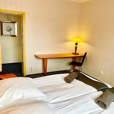 Slupski Premium: Spacious Business With Entertainment Apartment Slupsk