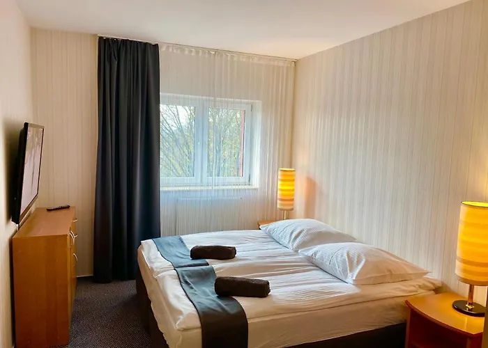 Slupski Premium Business No 7 Wifi Netflix Smart Tv50 Two Bedrooms Two Very Large Double Beds Living Double Sofa Workplace Full Pleasure Quality Of (adults Only)