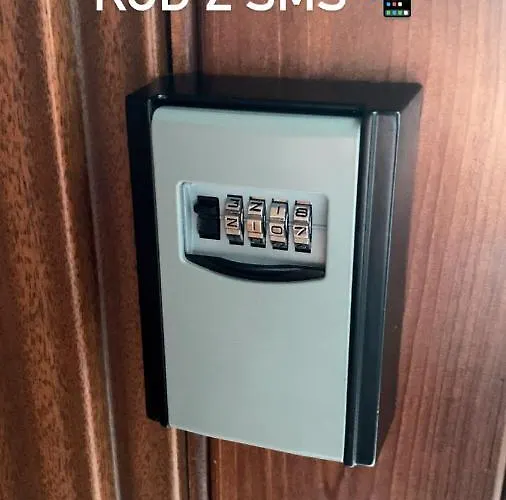 Slupski Premium Business No 7 Wifi Netflix Smart Tv50 Two Bedrooms Two Very Large Double Beds Living Double Sofa Workplace Full Pleasure Quality Of (adults Only) *