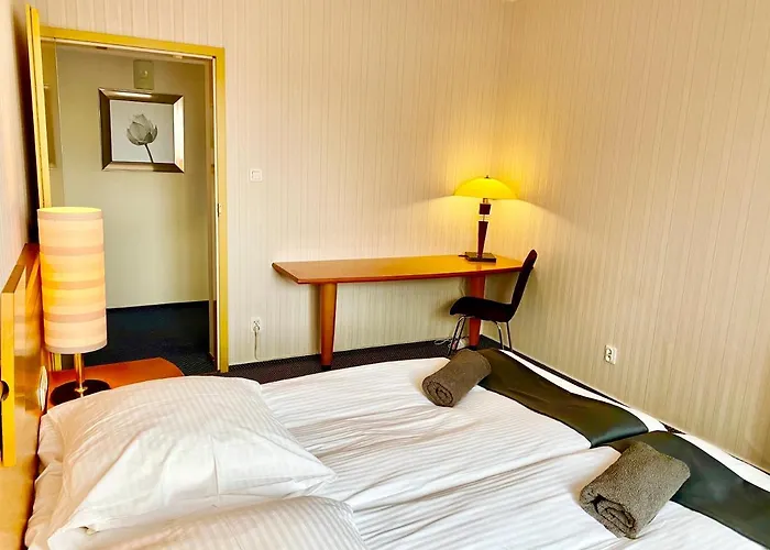 Slupski Premium Business No 7 Wifi Netflix Smart Tv50 Two Bedrooms Two Very Large Double Beds Living Double Sofa Workplace Full Pleasure Quality Of (adults Only) Апартаменты Слупск