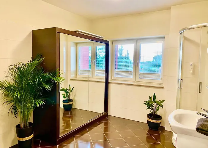 Slupski Premium Business No 7 Wifi Netflix Smart Tv50 Two Bedrooms Two Very Large Double Beds Living Double Sofa Workplace Full Pleasure Quality Of (adults Only) *